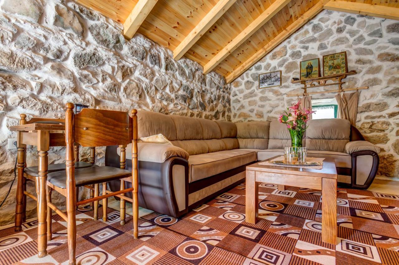 Ethno House Kosic בקתה *